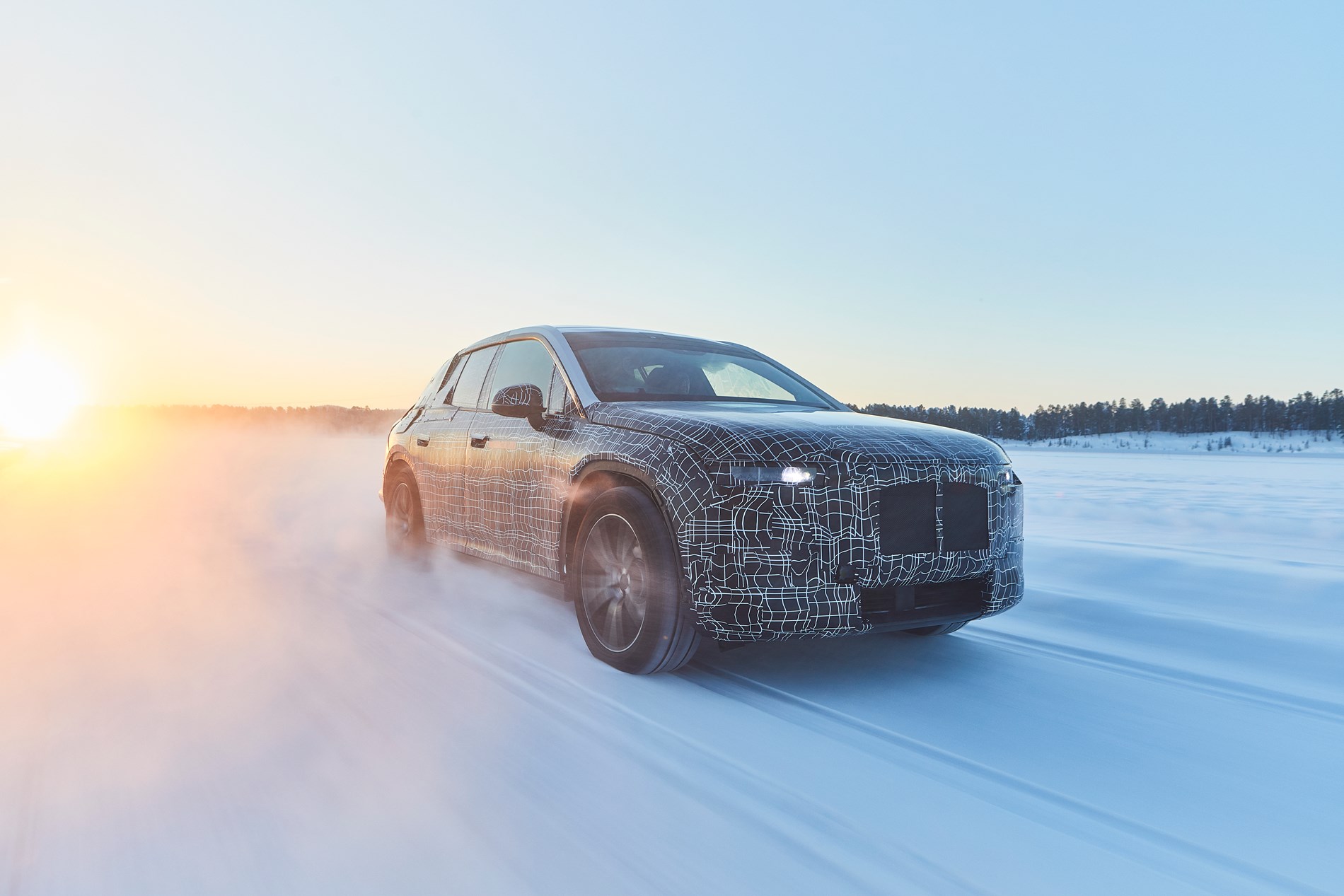 BMW iNEXT ondergaat wintertests op poolcirkel.