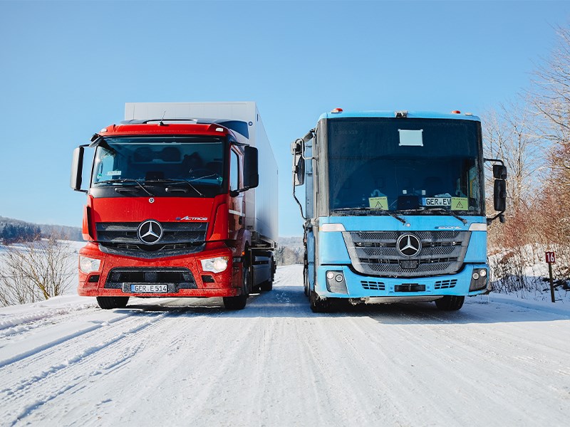 Van Houdt Wintertest met vrachtwagens van Mercedes-Benz trucks: eActros en eEconic nemen het op tegen Koning Winter 