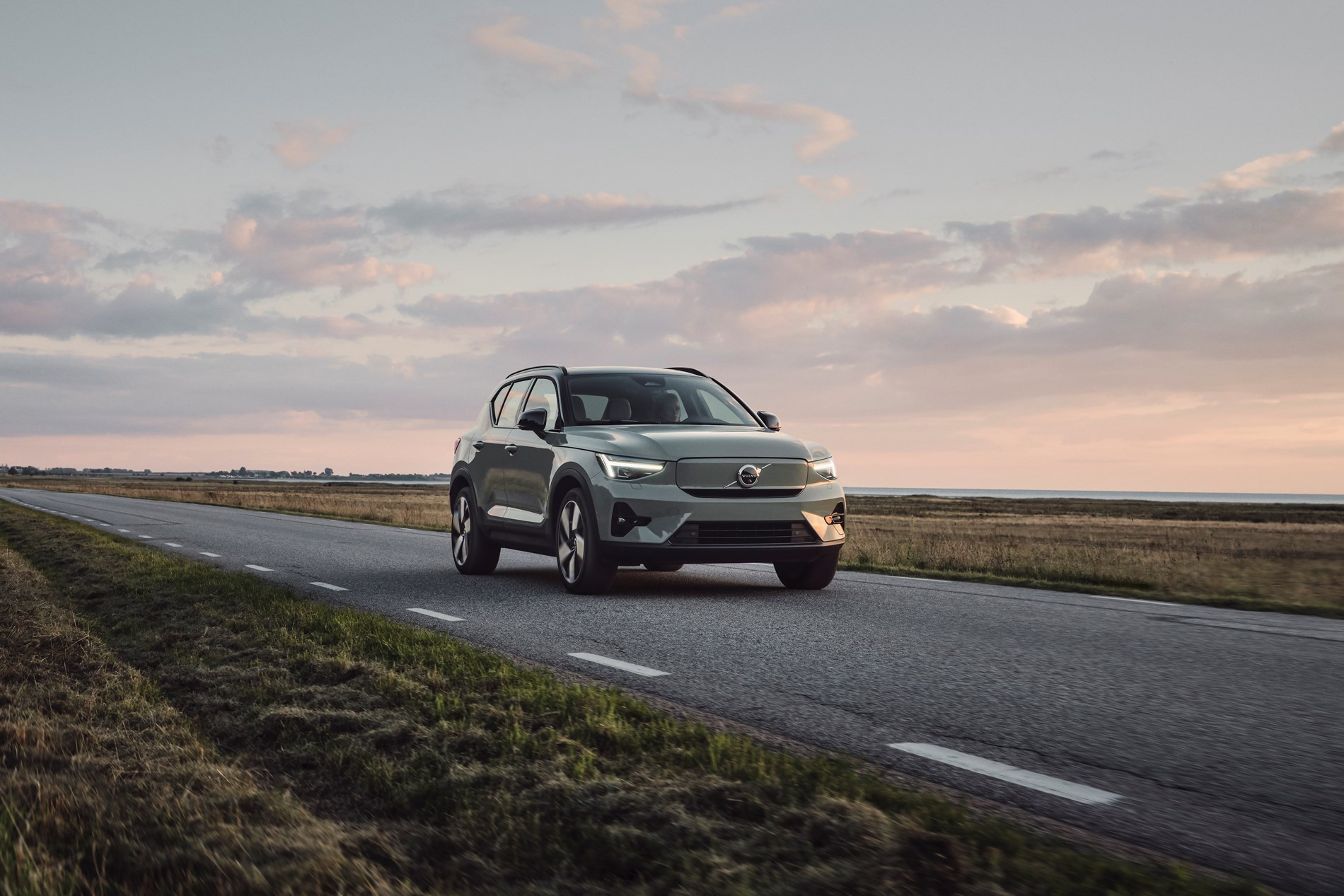 Van Houdt Volvo Cars lanceert vernieuwde modellen en een nieuwe variant van de C40 Recharge met één motor 
