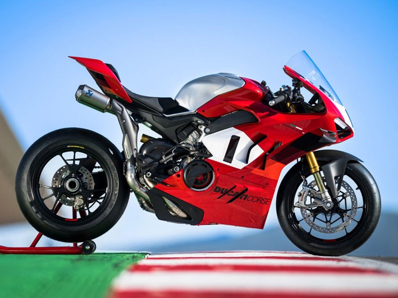 Ducati presenteert de nieuwe Panigale V4 R: meer dan 240 pk in circuit setup, begrenzer op 16.500 tpm