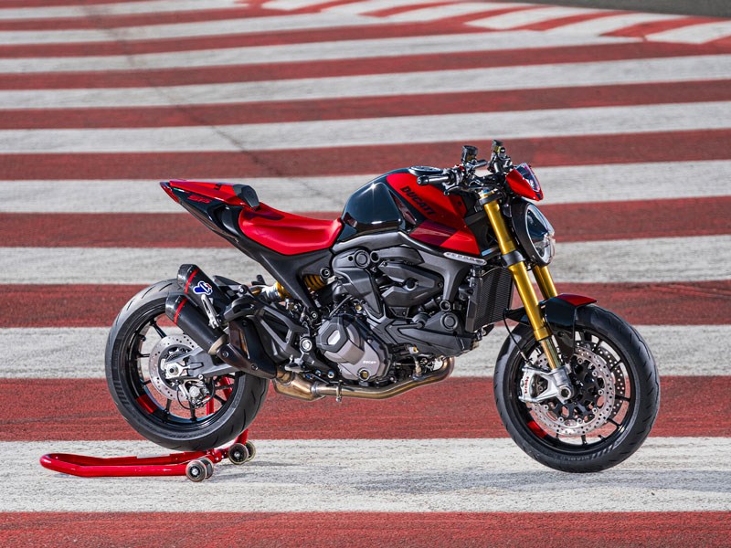 Ducati breidt het Monster gamma uit met de SP versie, nog sportiever en leuker