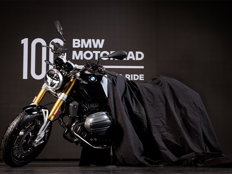 BMW Motorrad stelt de nieuwe R 12 nineT voor.