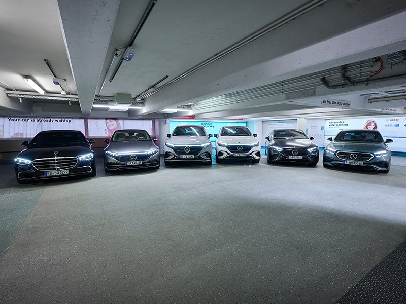 Zeven Mercedes-Benz modellen klaar voor hooggeautomatiseerd en bestuurderloos parkeren