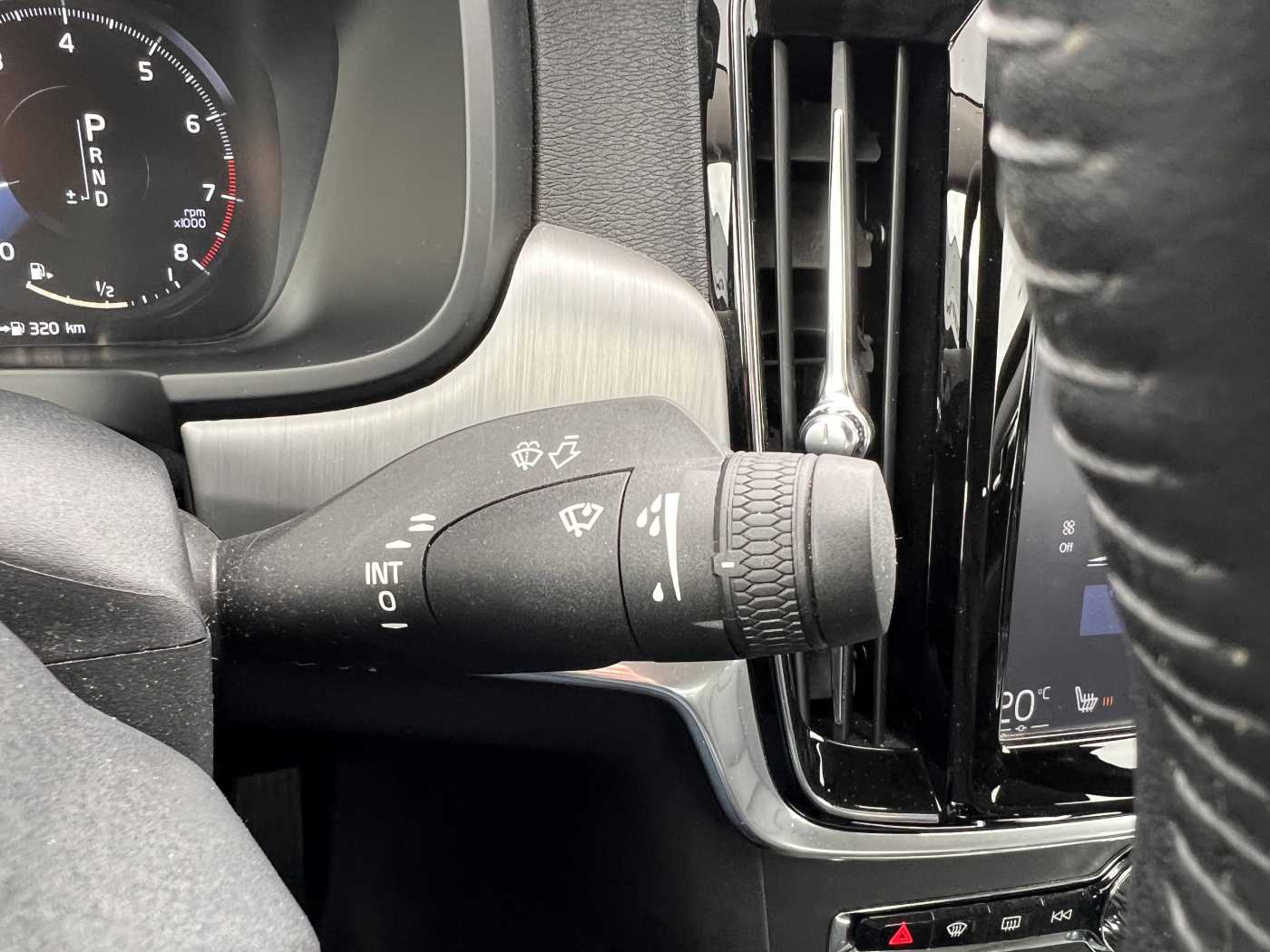 Lacom Volvo - S90 T4 AUT Momentum  /Camera/ACC/Autopark