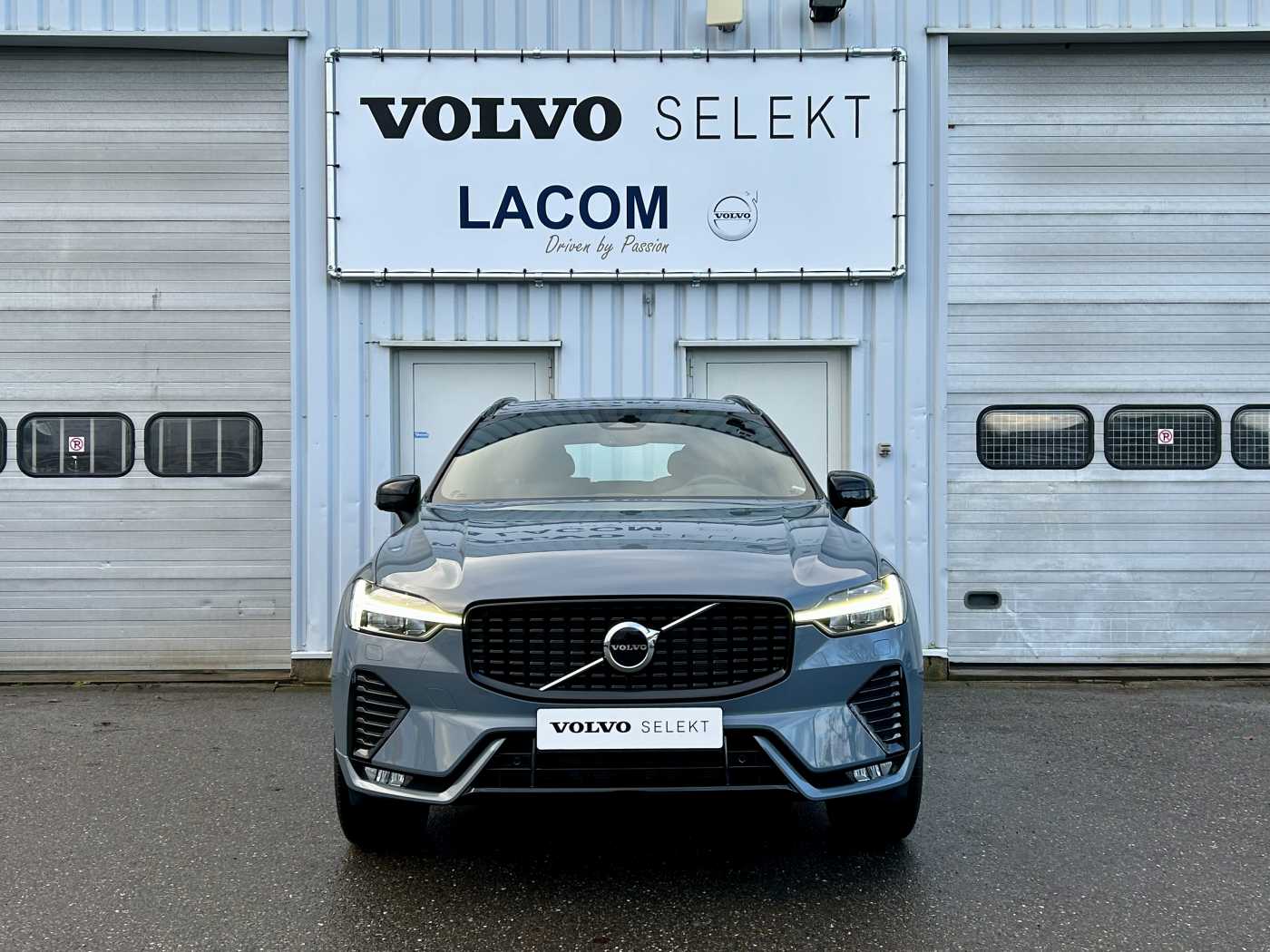 Lacom Volvo - XC60 II B4 mild hybrid Benzin Dark Plus/DriverAssist/WinterPack