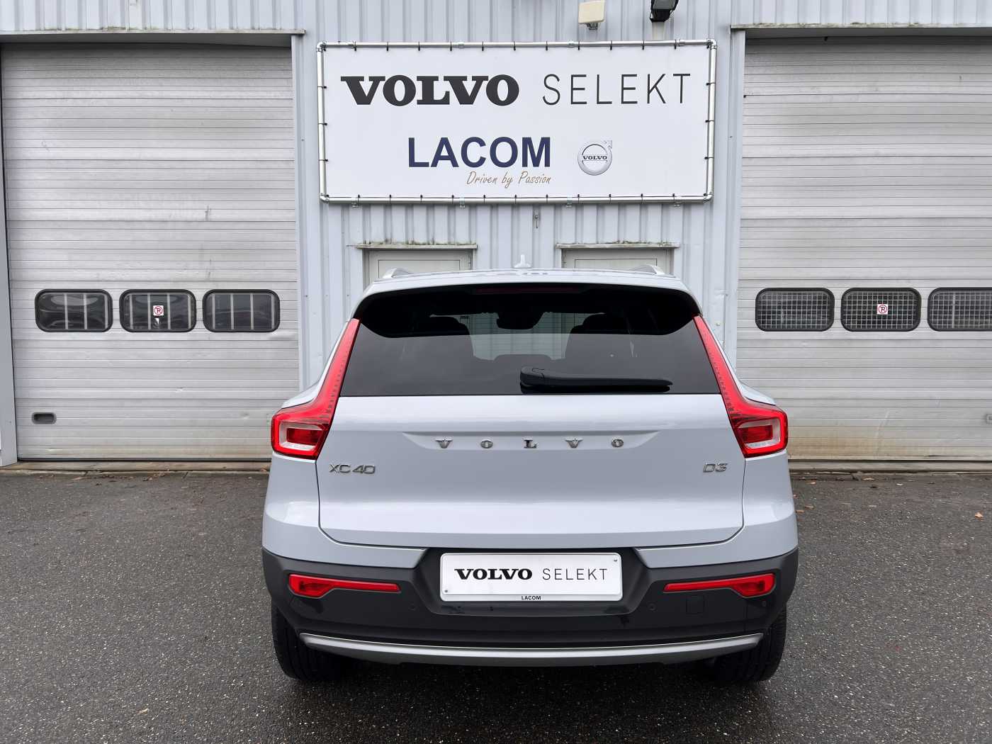 Lacom Volvo - XC40 D3 AUT Momentum Pro /CAMERA/Winter/
