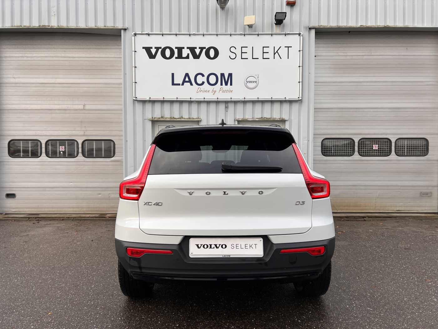 Lacom Volvo - XC40 D3 AUT R-Design /LEDER/CAMERA/WINTER