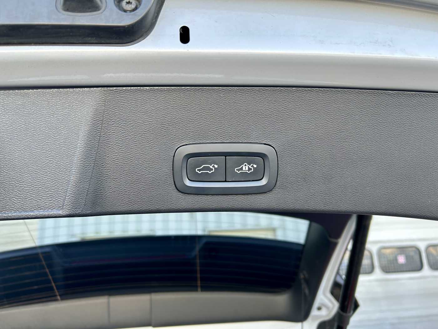 Lacom Volvo - XC40 T5 plug-in R-Design/IntellisafePro/WinterPro/Camera
