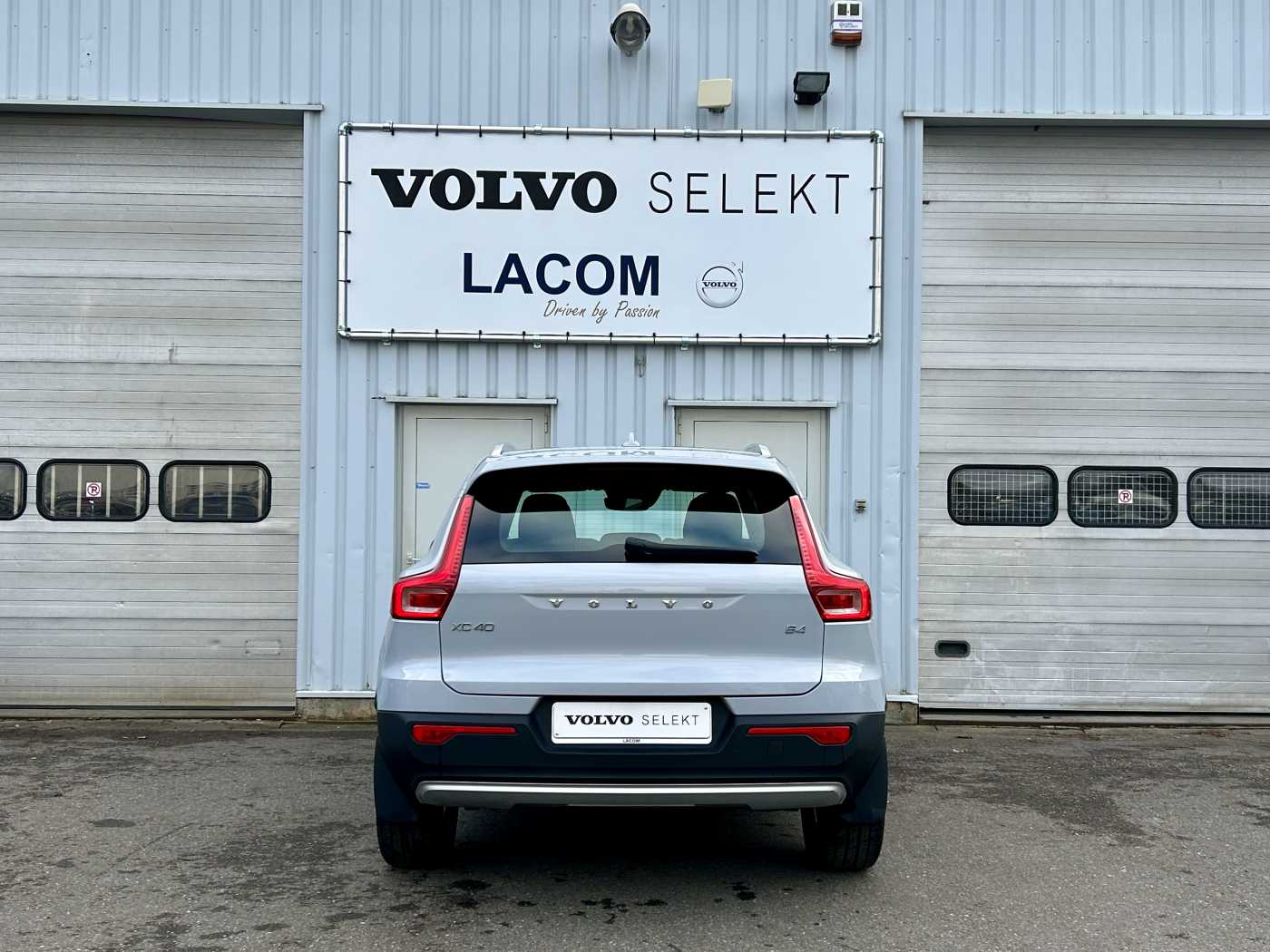 Lacom Volvo - XC40 Momentum Pro B4/Trekhaak/Intellisafe/360°camWinterPro