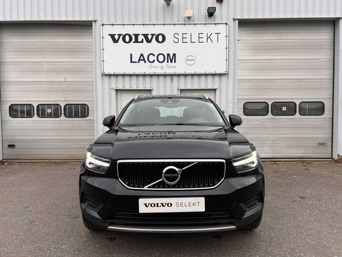 Lacom Volvo - XC40 T2 AUT Momentum