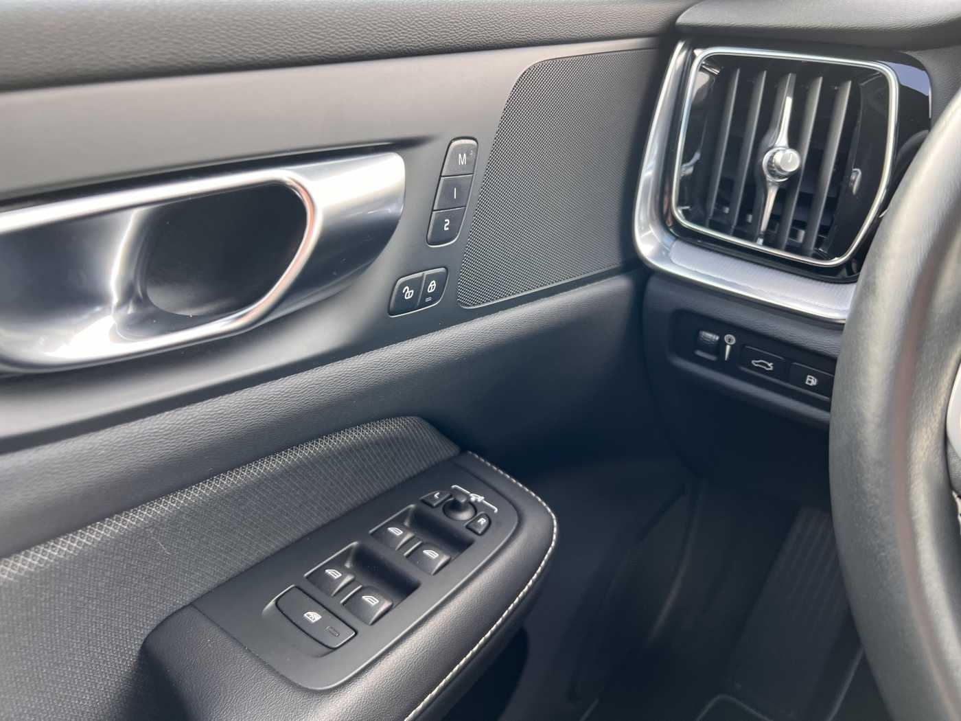 Lacom Volvo - V60 II R-Design T6 AWD Plug-in Hybrid/360°cam/Head-Up/IntellisafeSurround
